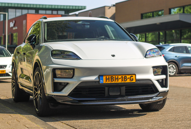 Porsche Macan EV Turbo