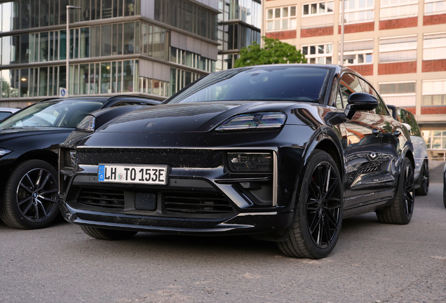 Porsche Macan EV Turbo