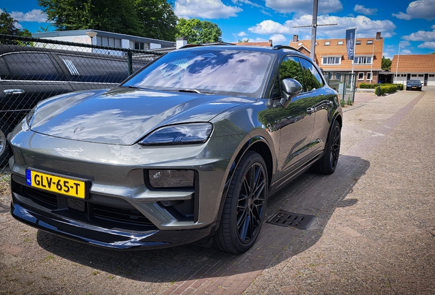 Porsche Macan EV Turbo
