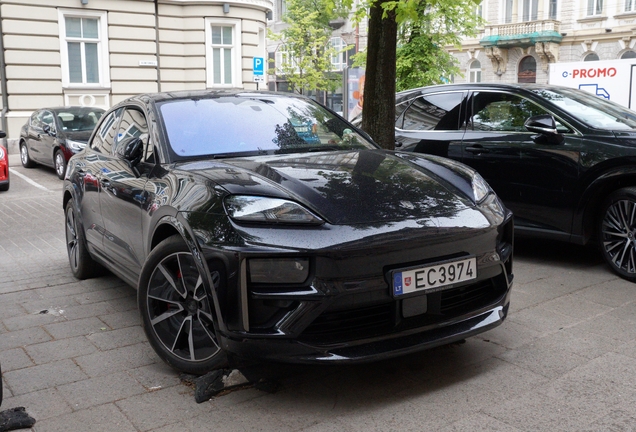 Porsche Macan EV Turbo