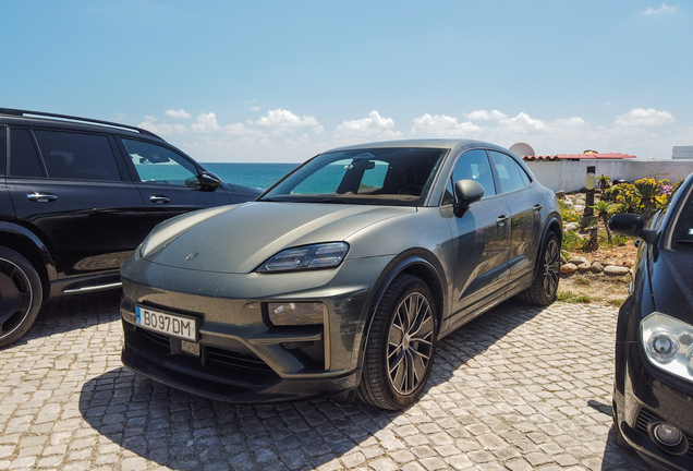 Porsche Macan EV Turbo