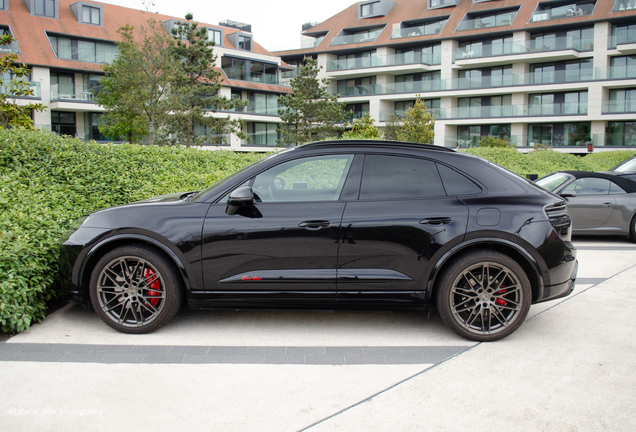 Porsche Macan EV Turbo