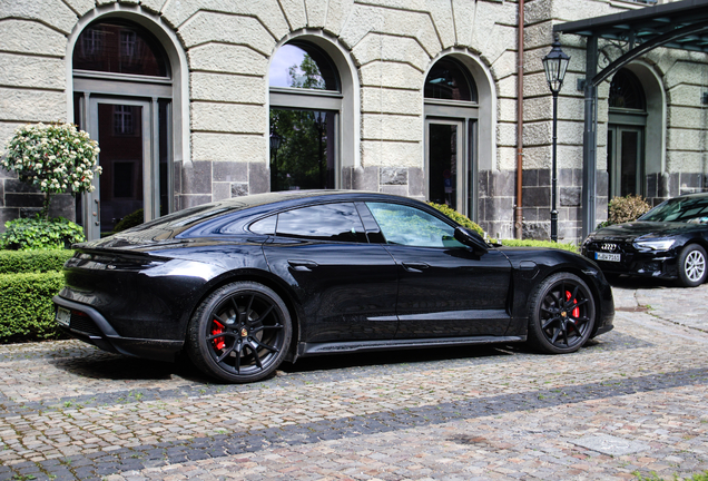 Porsche Taycan GTS