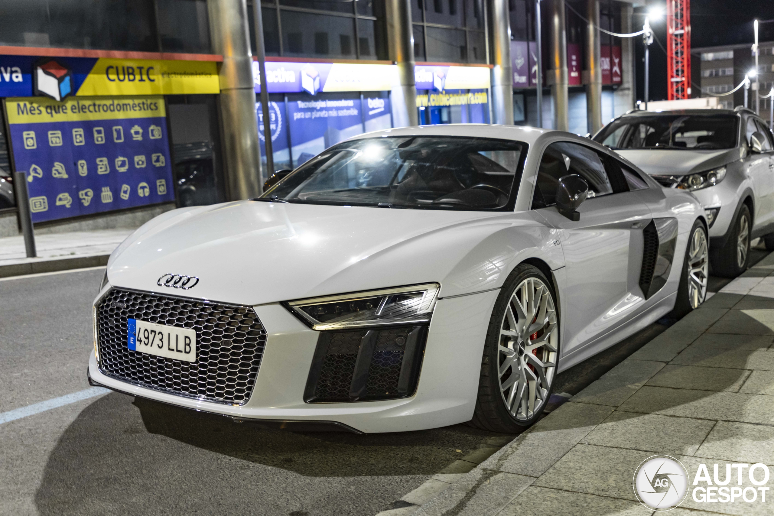 Audi R8 V10 Plus 2015