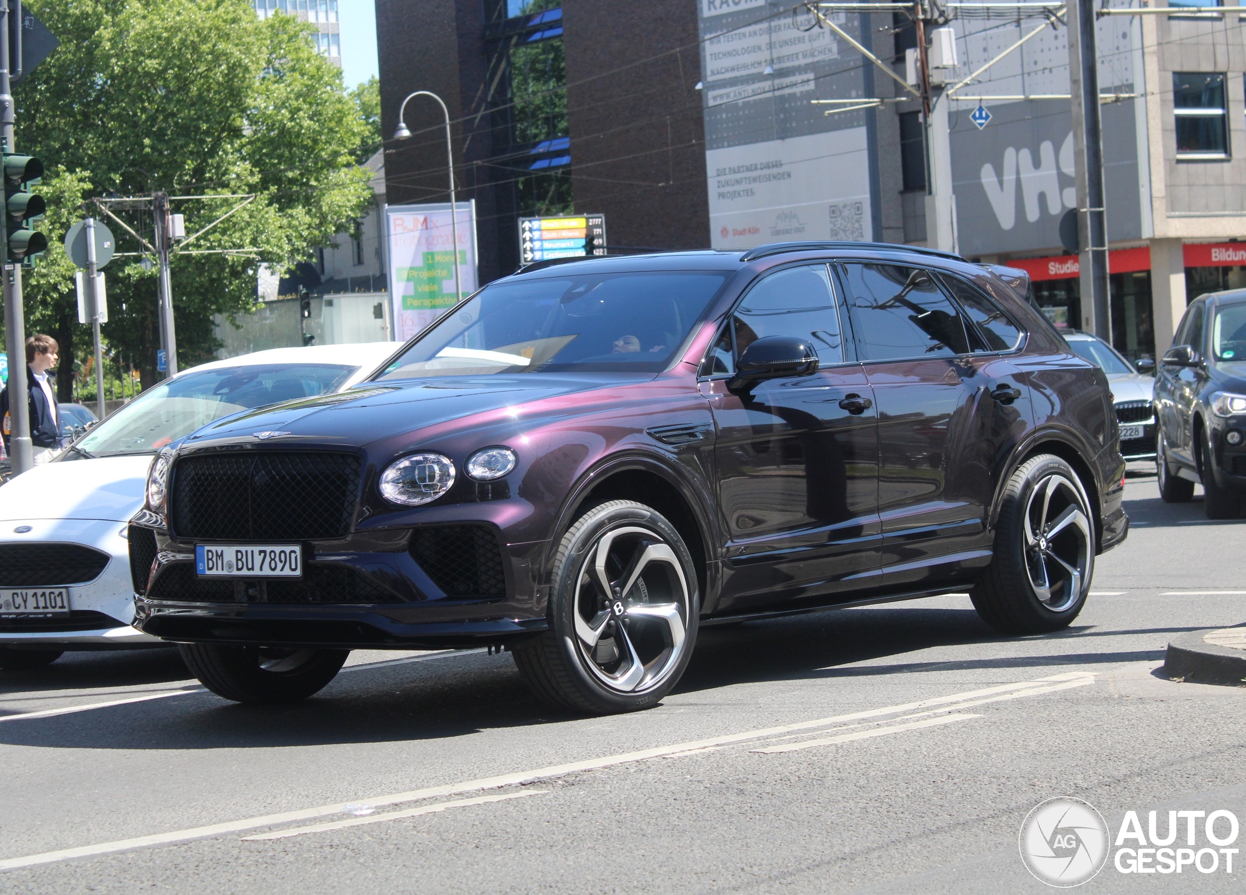 Bentley Bentayga V8 S 2024