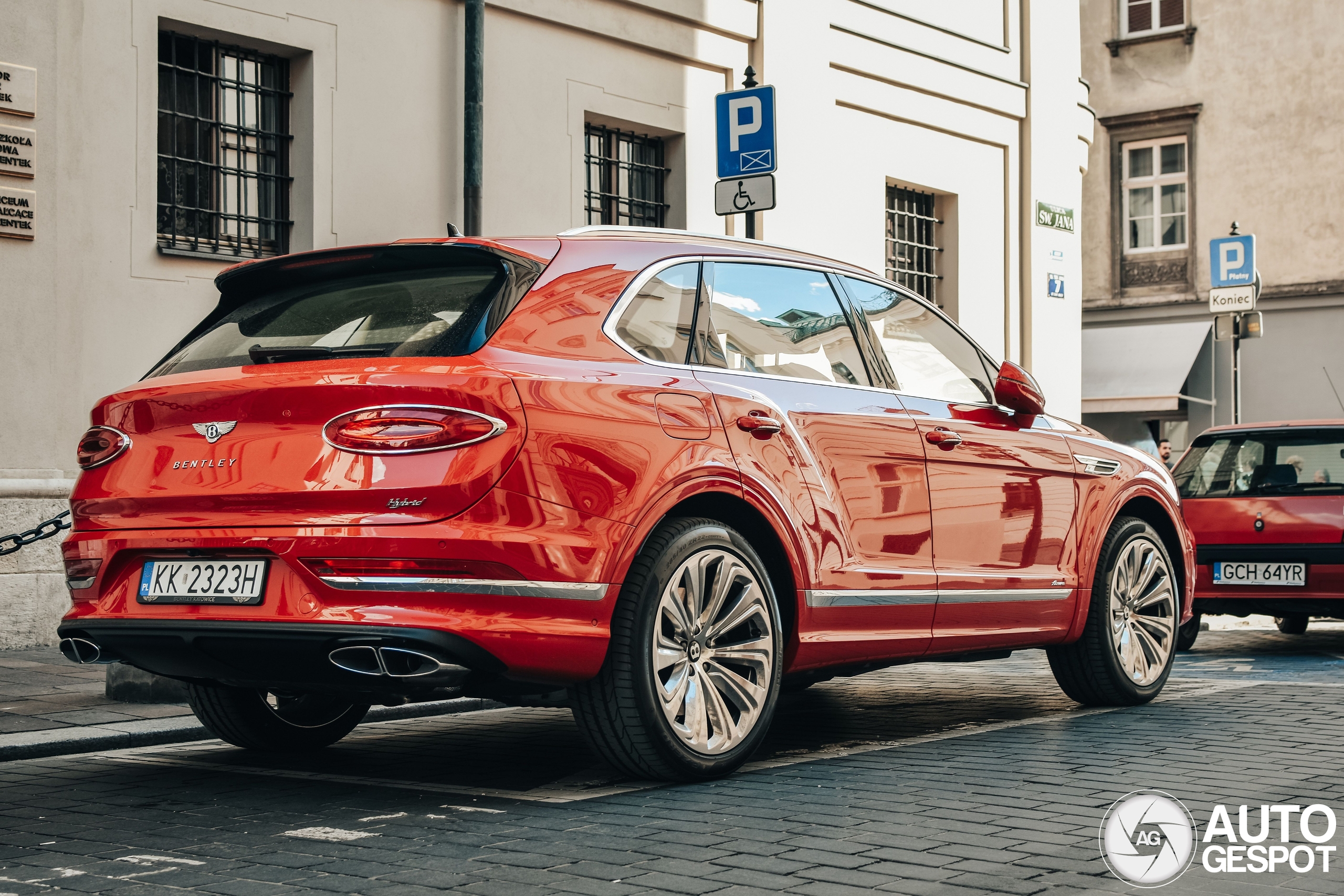 Bentley Bentayga Hybrid Azure 2024