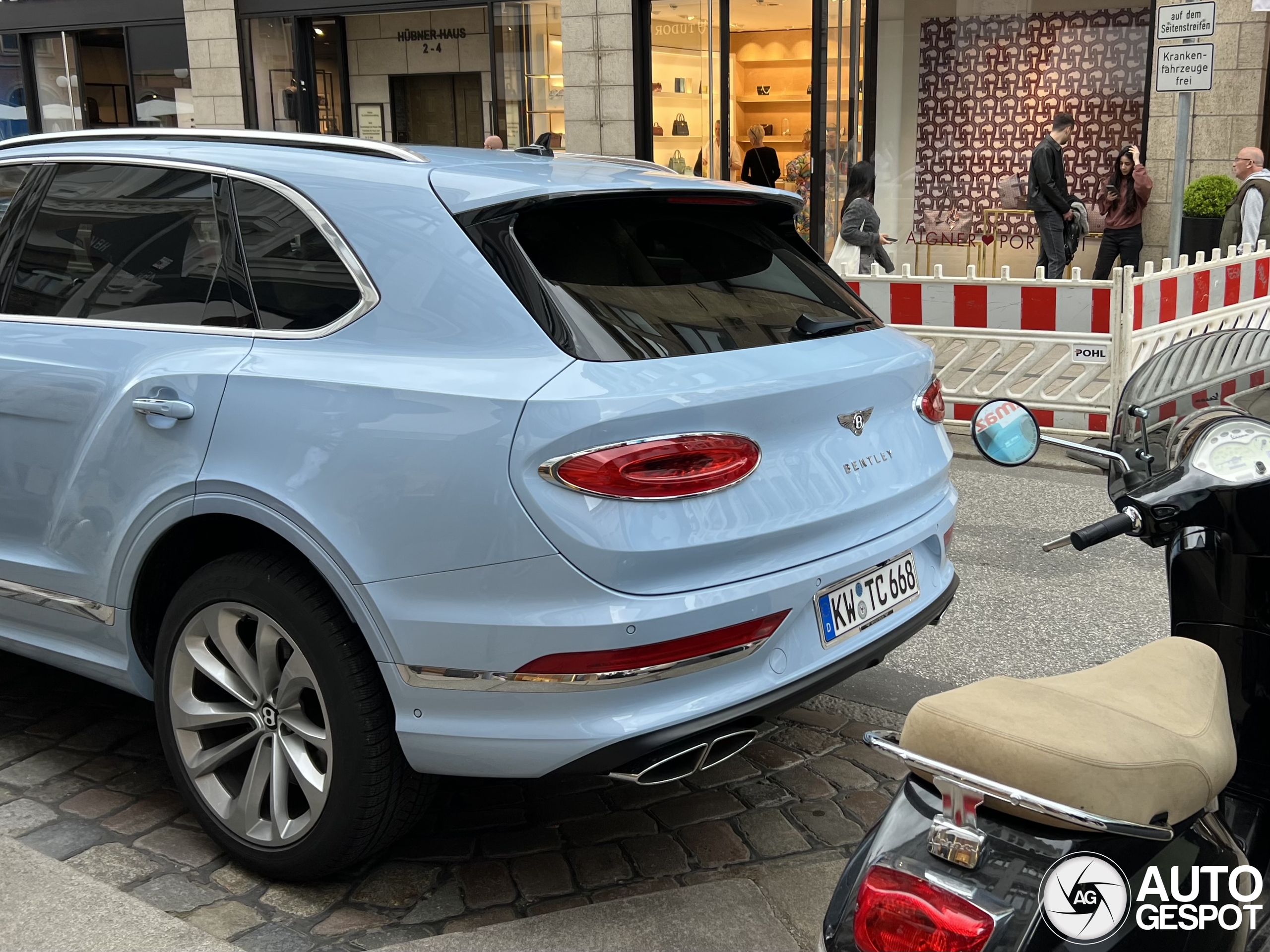 Bentley Bentayga V8 2021