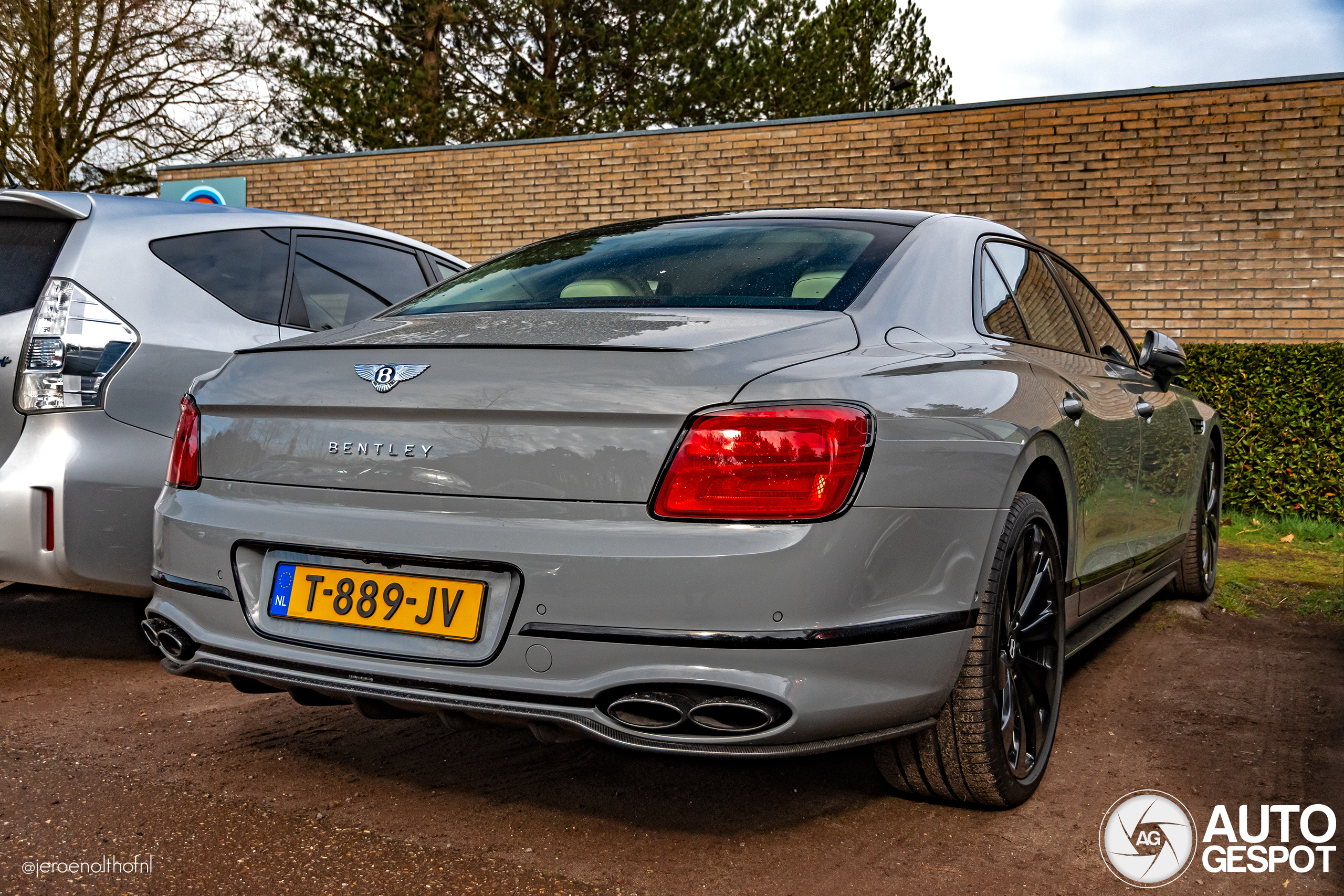 Bentley Flying Spur Hybrid