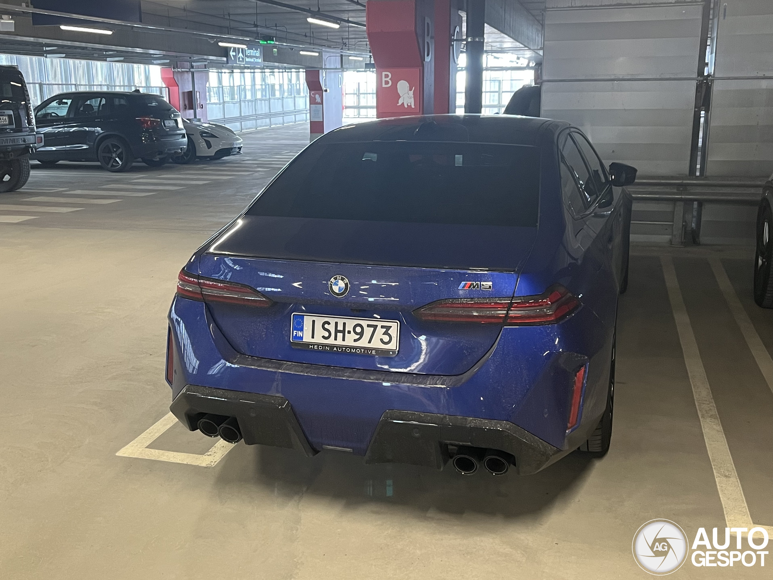 BMW M5 G90
