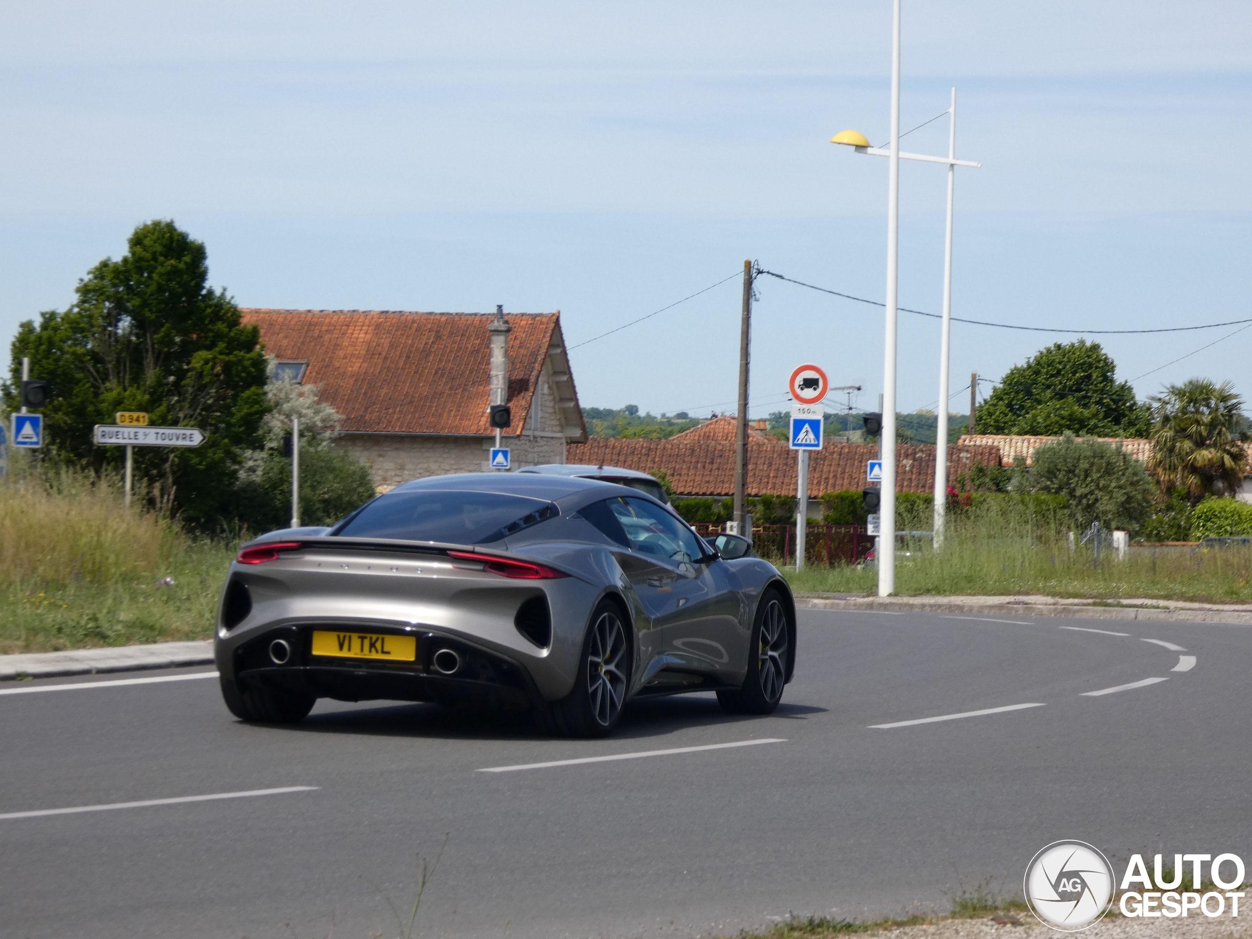 Lotus Emira