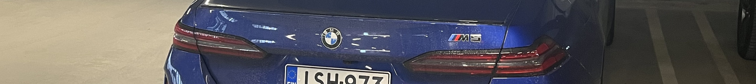 BMW M5 G90