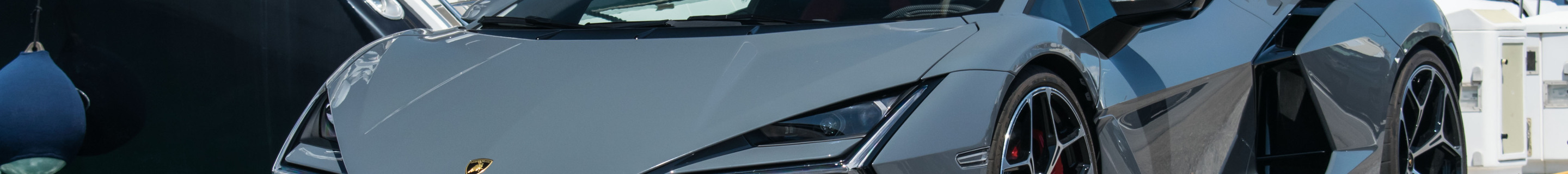 Lamborghini Revuelto