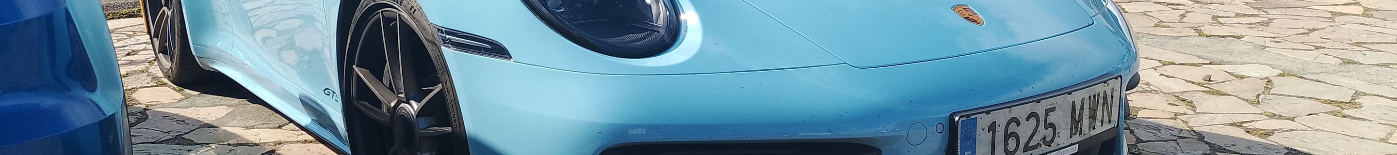 Porsche 992 Carrera 4 GTS Cabriolet