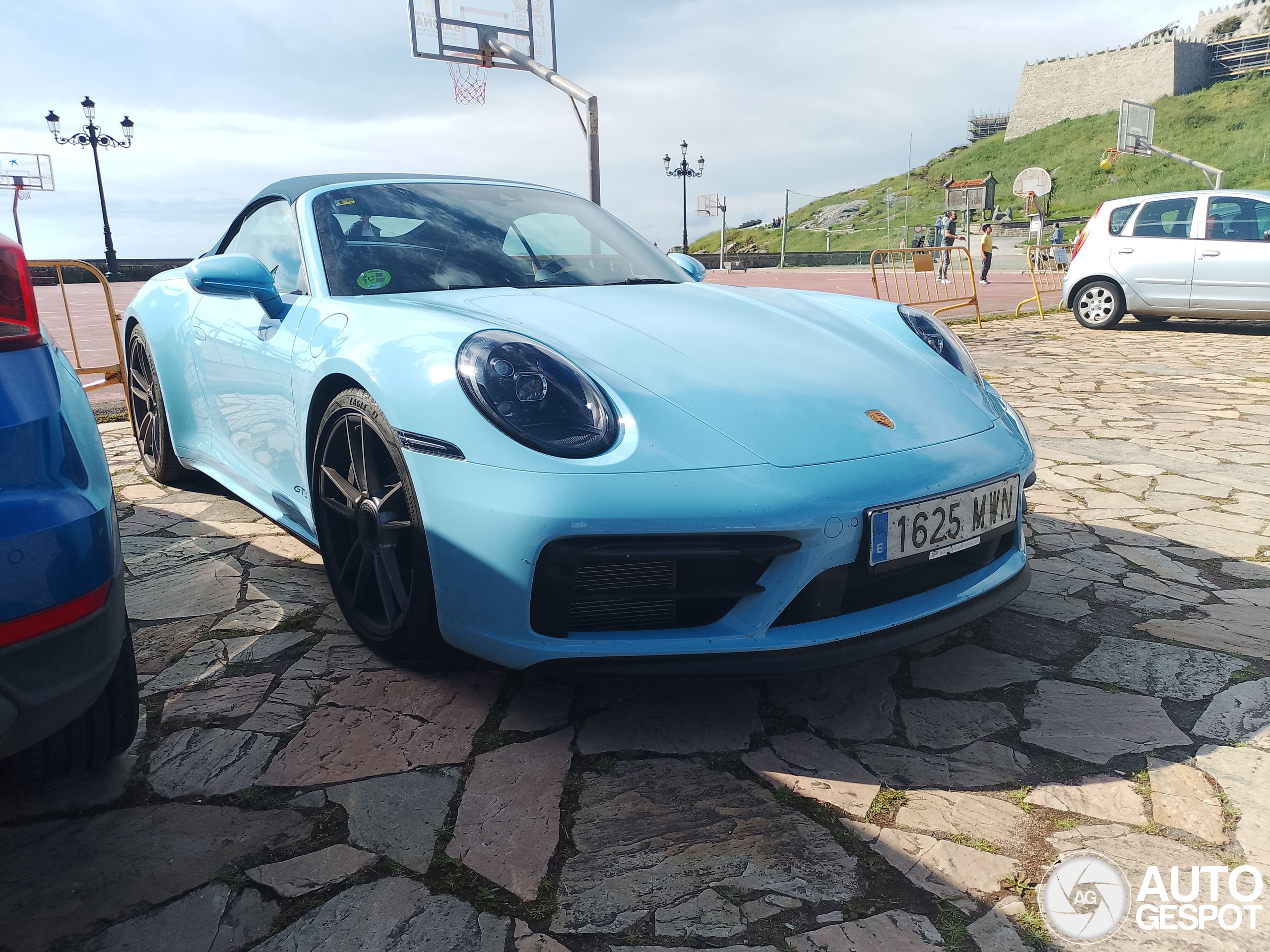 Porsche 992 Carrera 4 GTS Cabriolet