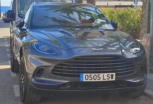 Aston Martin DBX