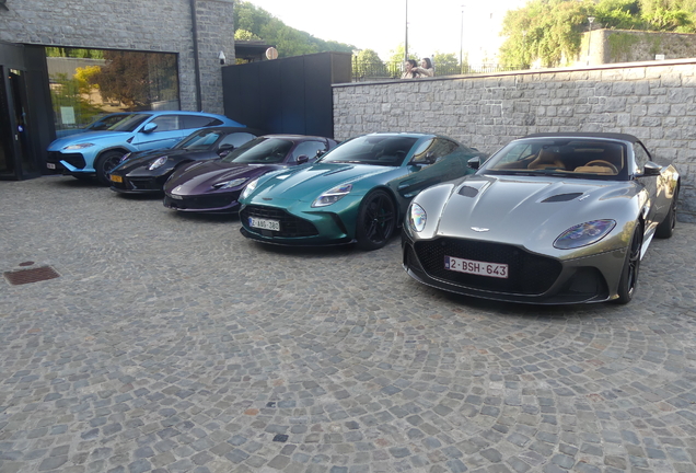 Aston Martin DBX707