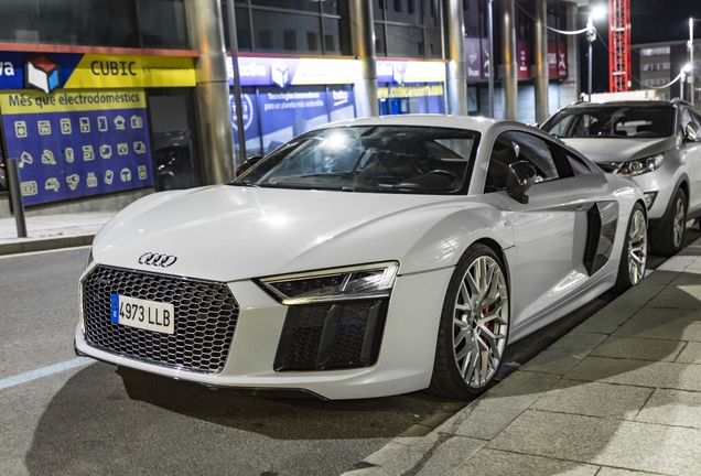 Audi R8 V10 Plus 2015