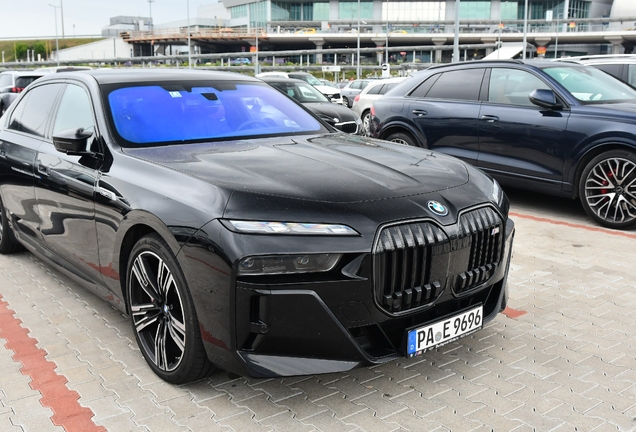 BMW M760e xDrive