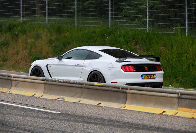 Ford Mustang Shelby GT350 2015