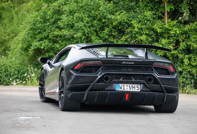 Lamborghini Huracán LP640-4 Performante