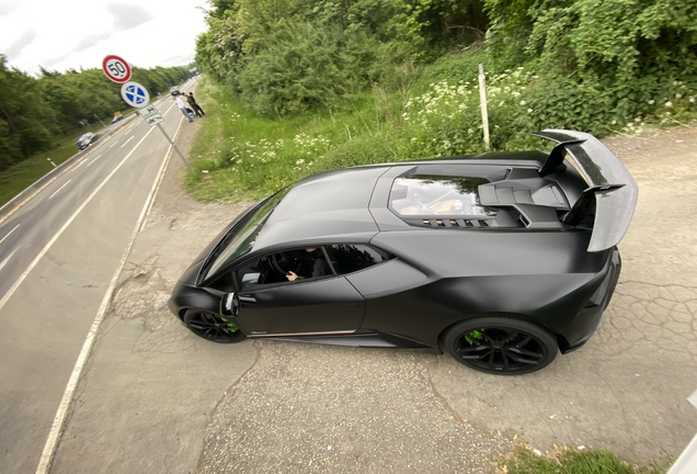 Lamborghini Huracán LP640-4 Performante