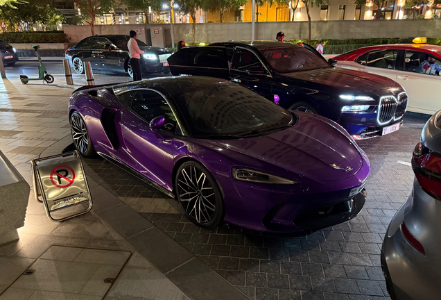 McLaren GT