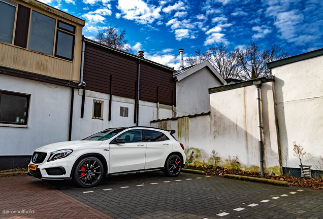 Mercedes-AMG GLA 45 X156