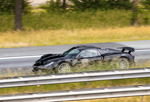 Porsche 918 Spyder Weissach Package