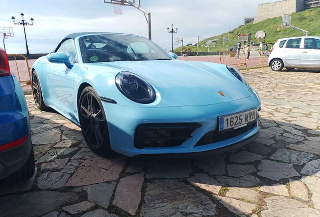Porsche 992 Carrera 4 GTS Cabriolet