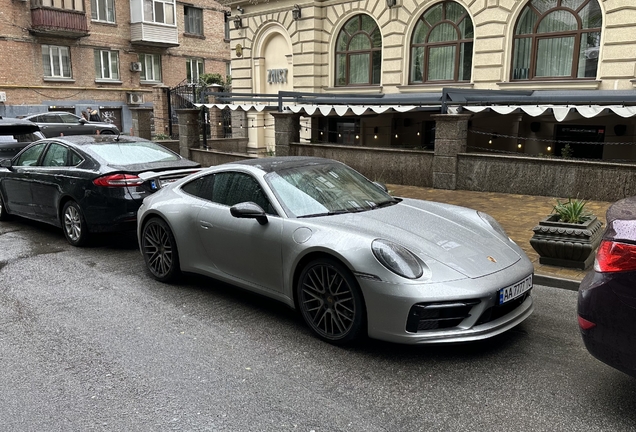 Porsche 992 Carrera 4S