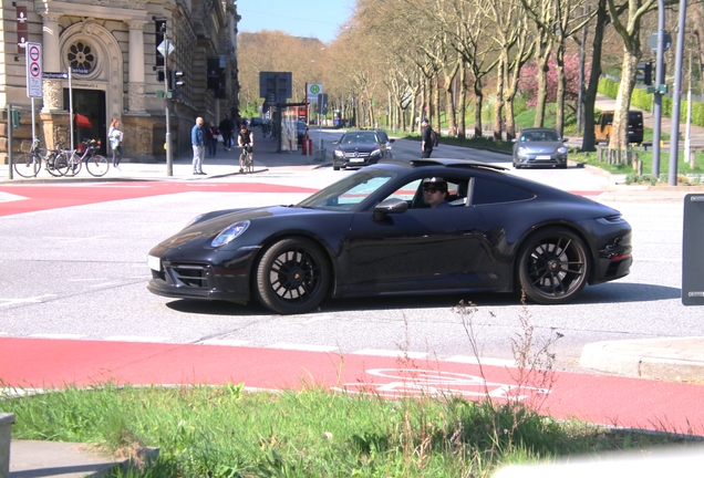 Porsche 992 Carrera GTS