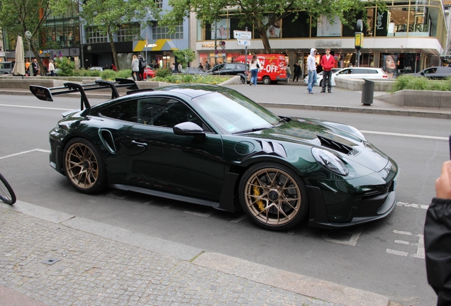 Porsche 992 GT3 RS Weissach Package