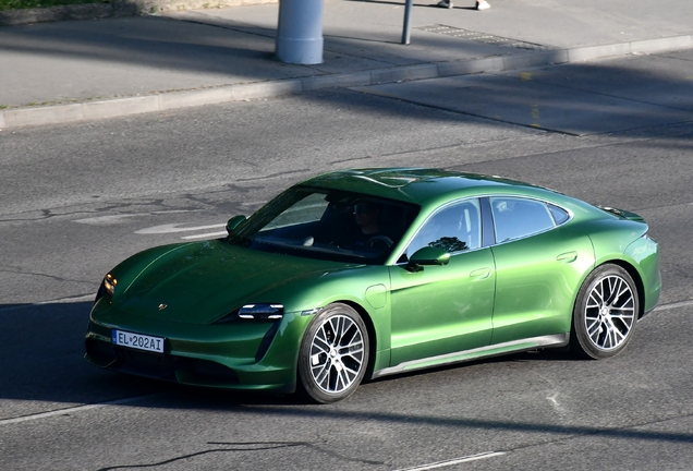Porsche Taycan Turbo