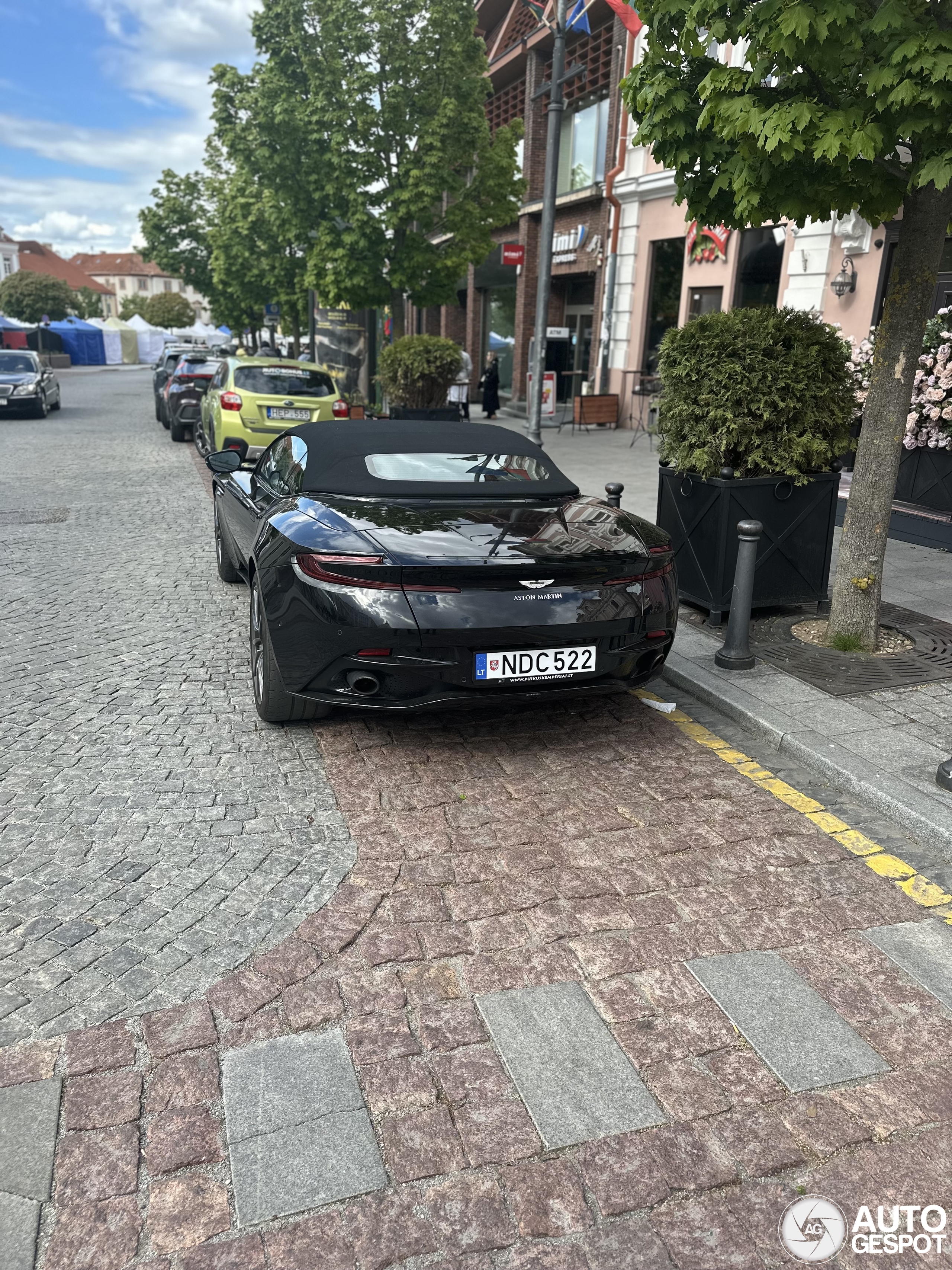 Aston Martin DB11 V8 Volante