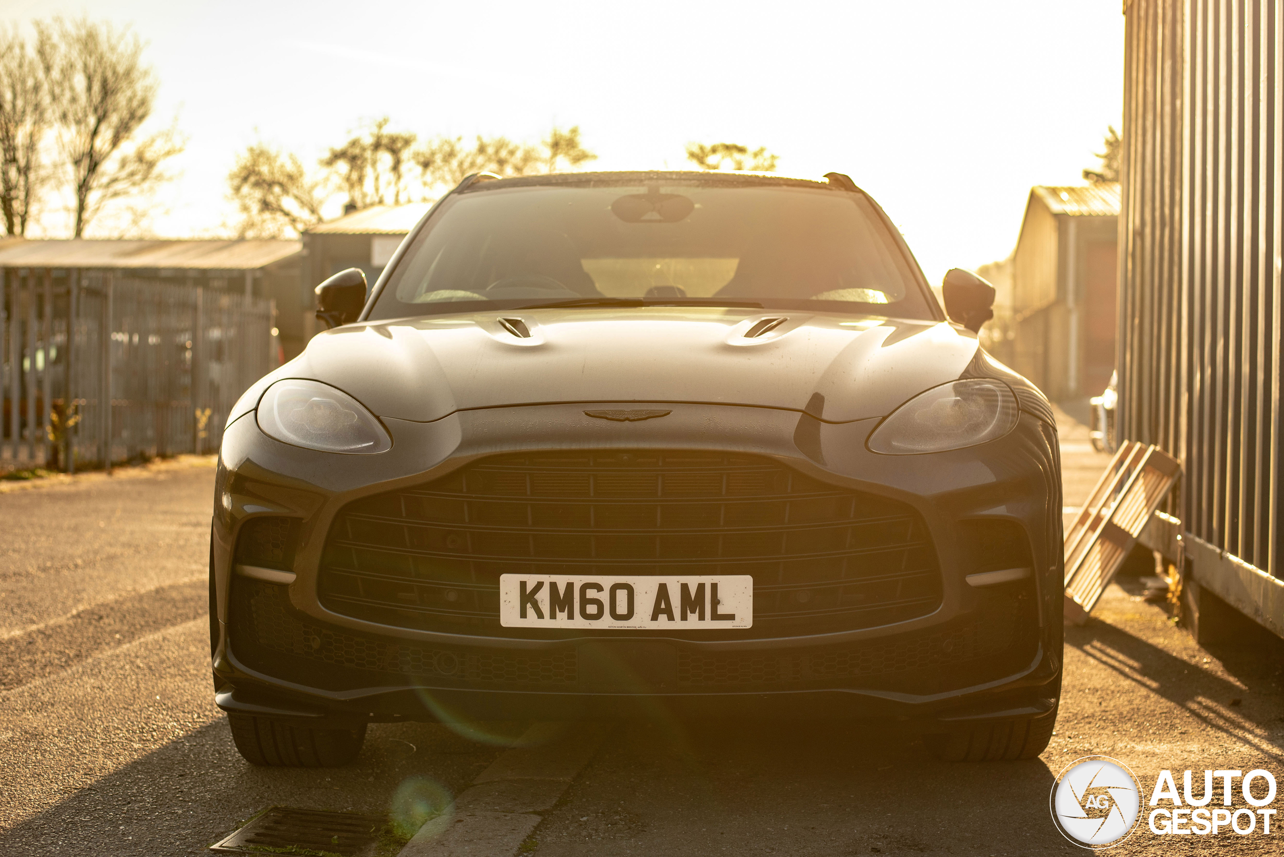 Aston Martin DBX707