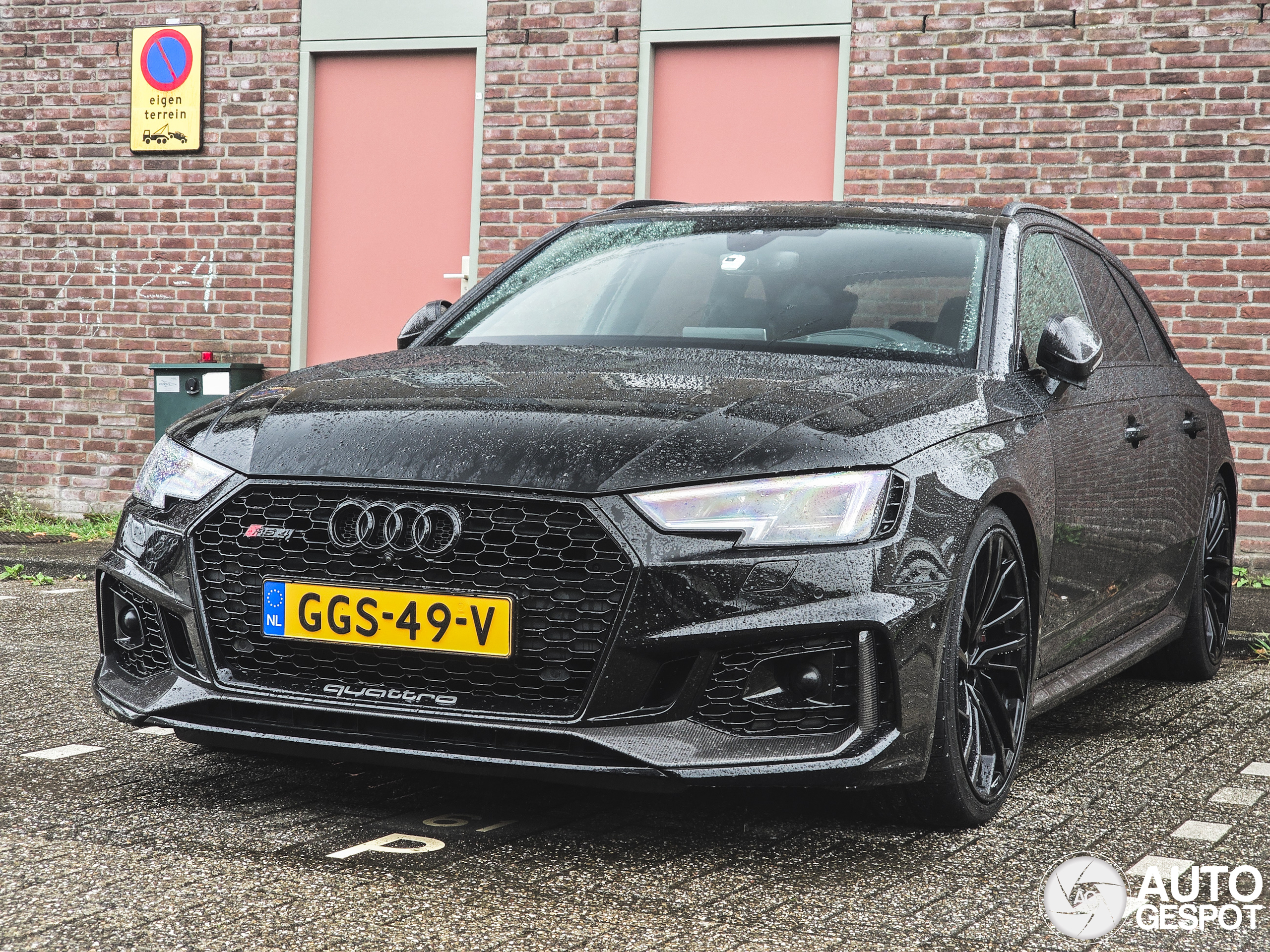 Audi RS4 Avant B9