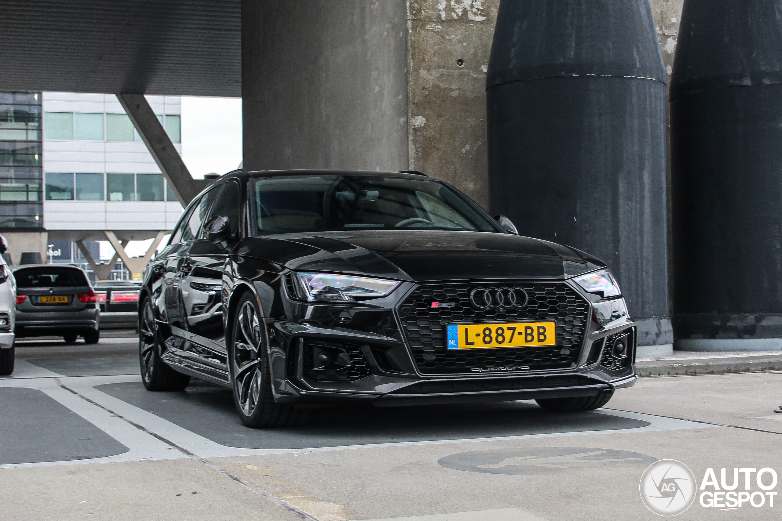 Audi RS4 Avant B9