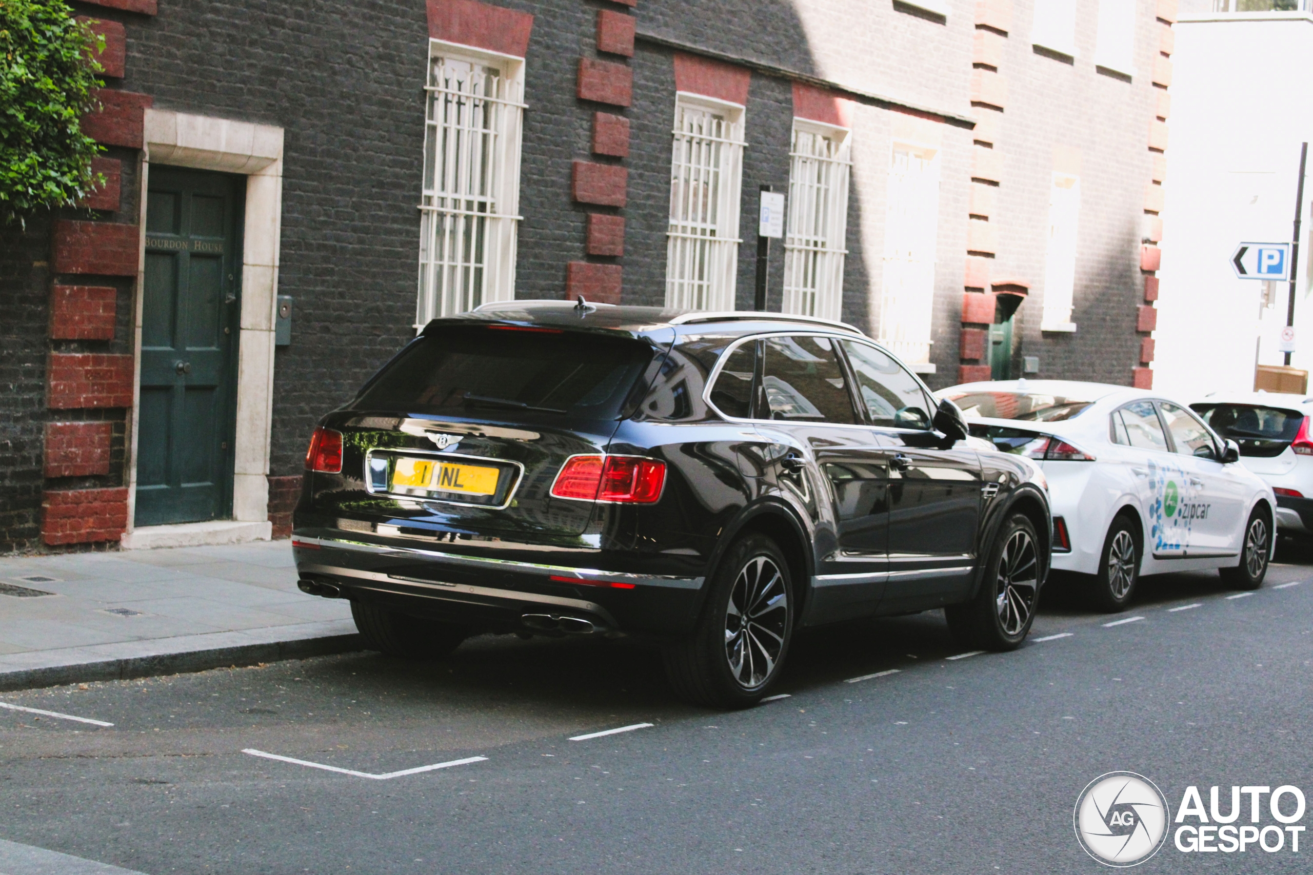 Bentley Bentayga V8
