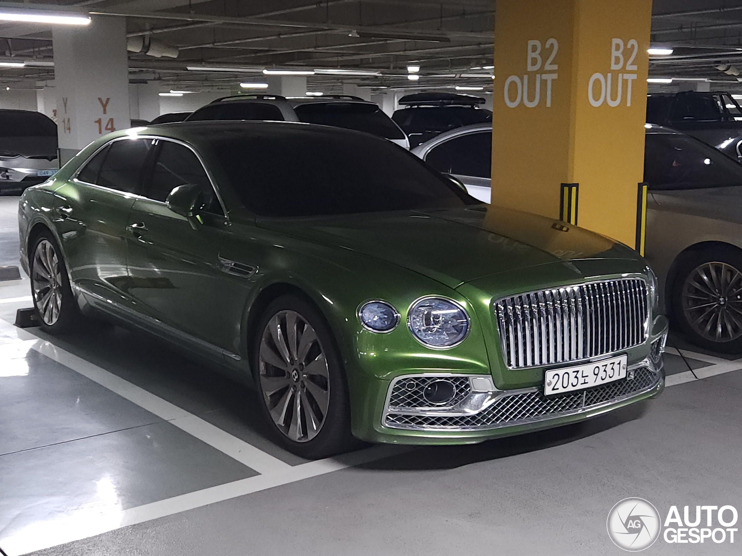 Bentley Flying Spur V8 2021