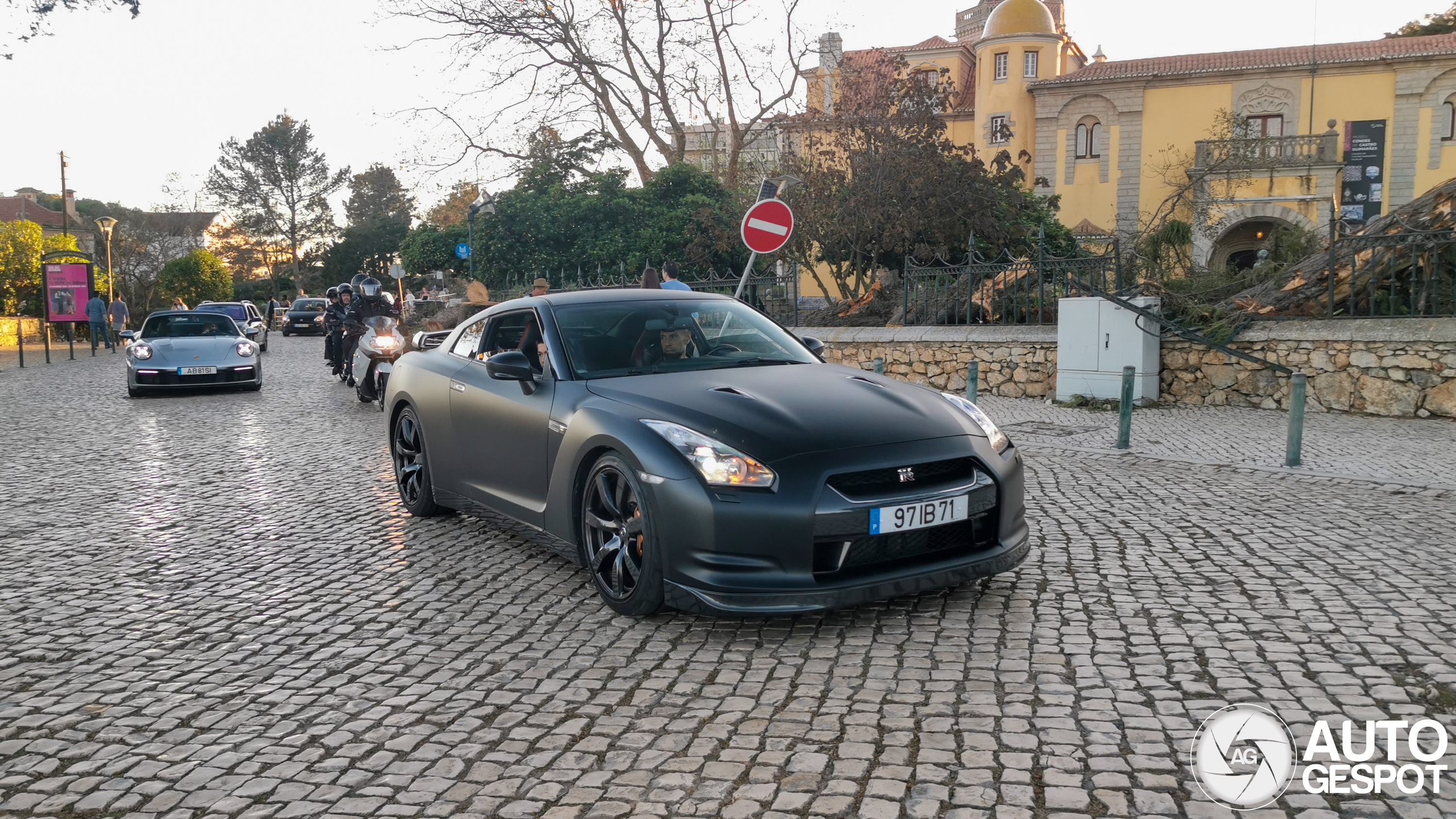 Nissan GT-R