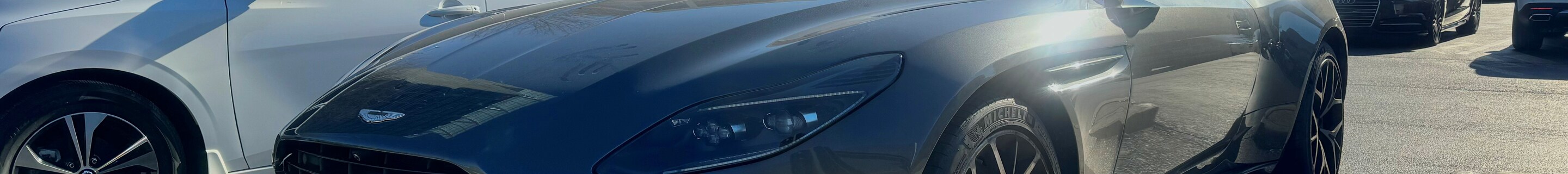 Aston Martin DB11 V8