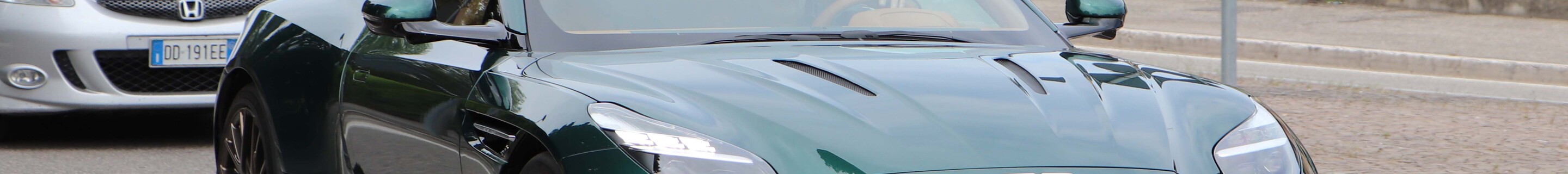 Aston Martin DB12 Volante