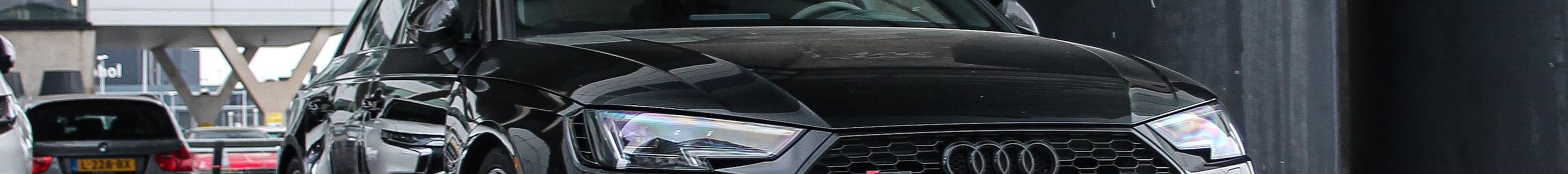 Audi RS4 Avant B9