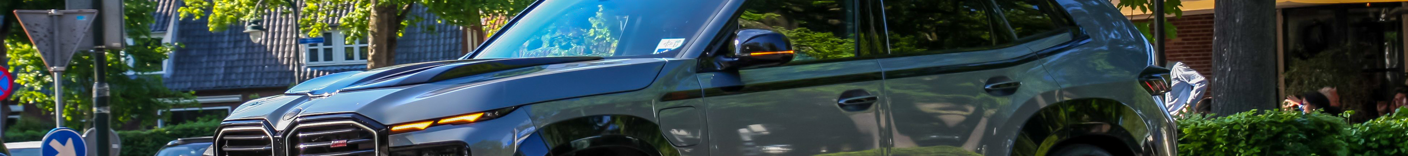 BMW XM G09 Label Red Renegade Design