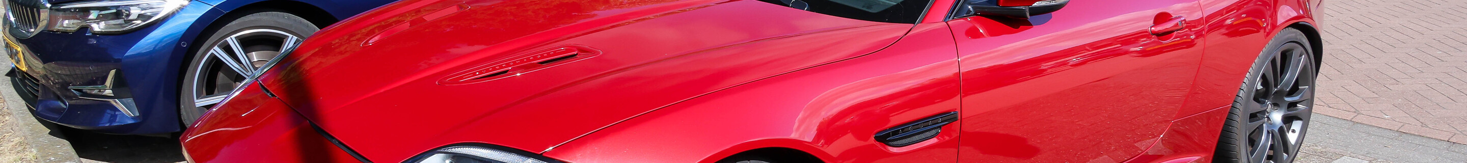 Jaguar XKR-S 2012