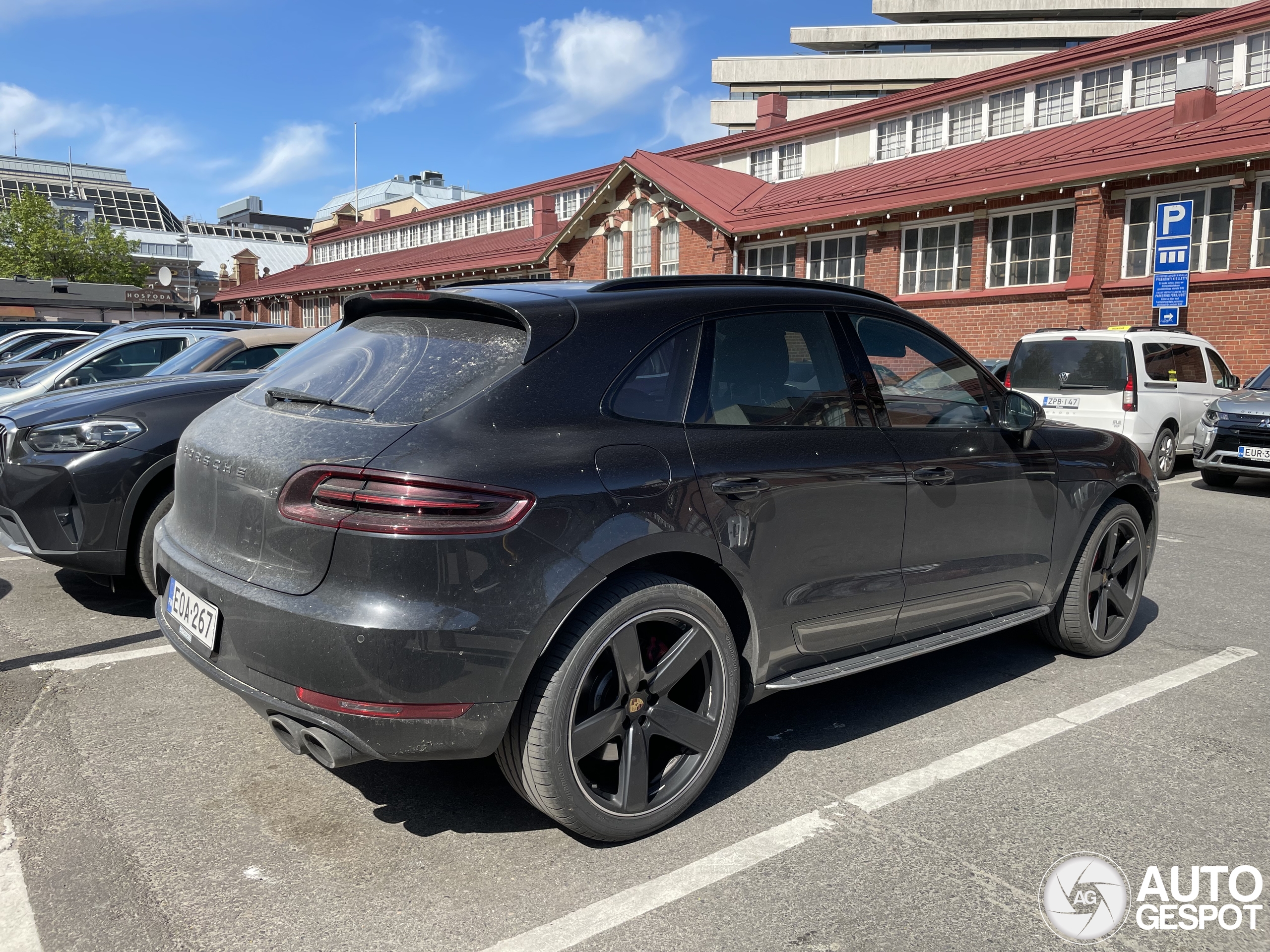 Porsche 95B Macan Turbo
