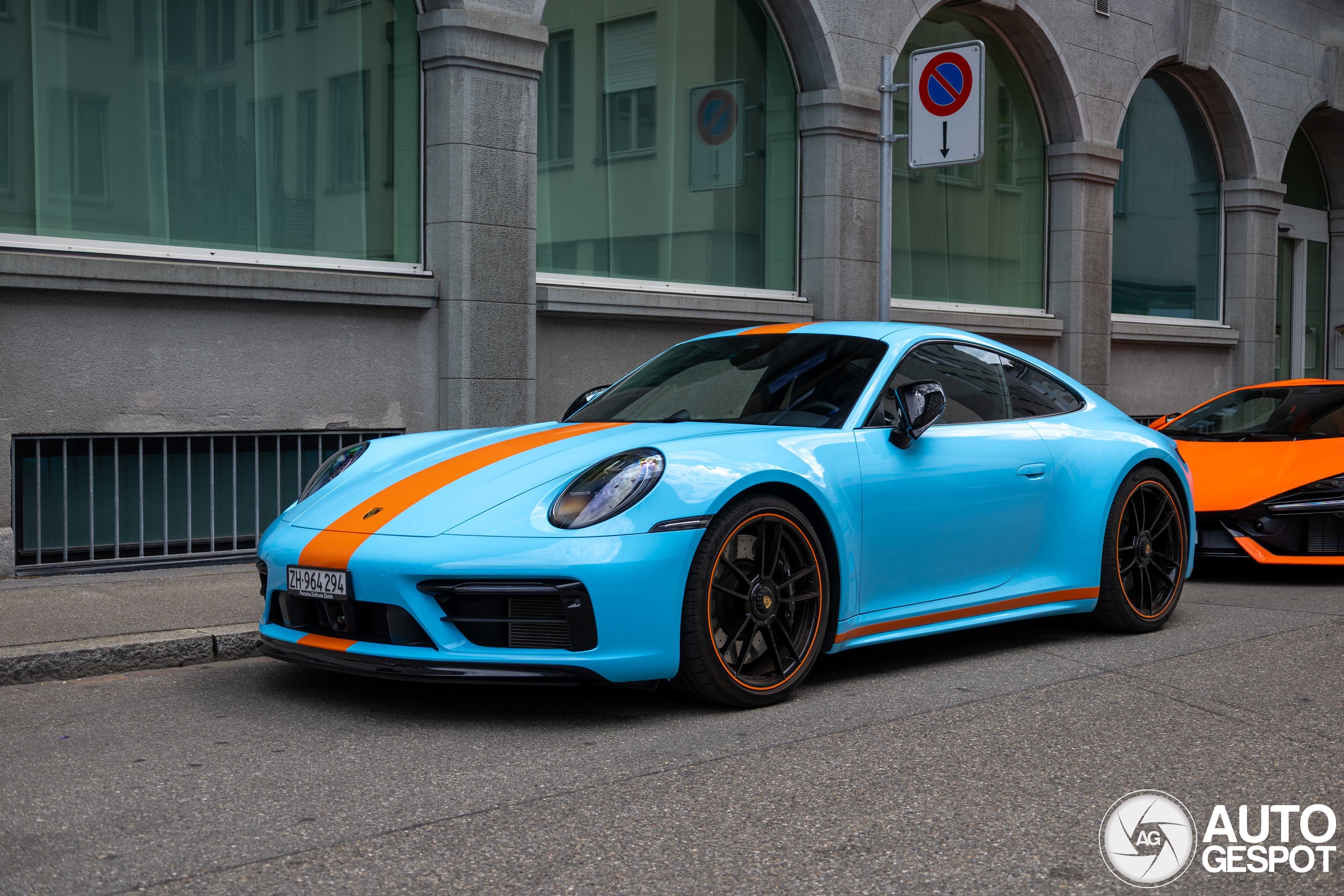 Porsche 992 Carrera 4 GTS