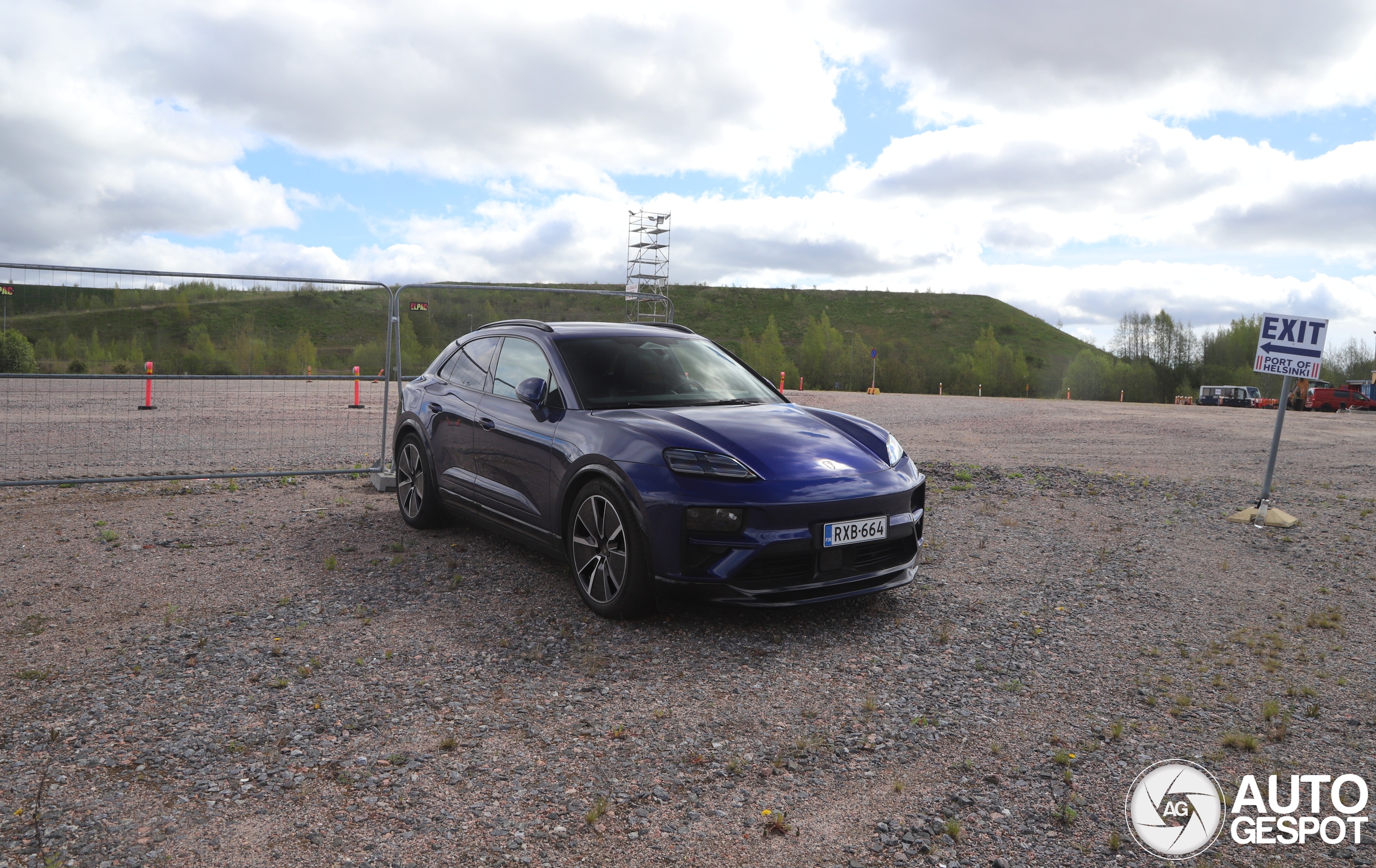 Porsche Macan EV Turbo