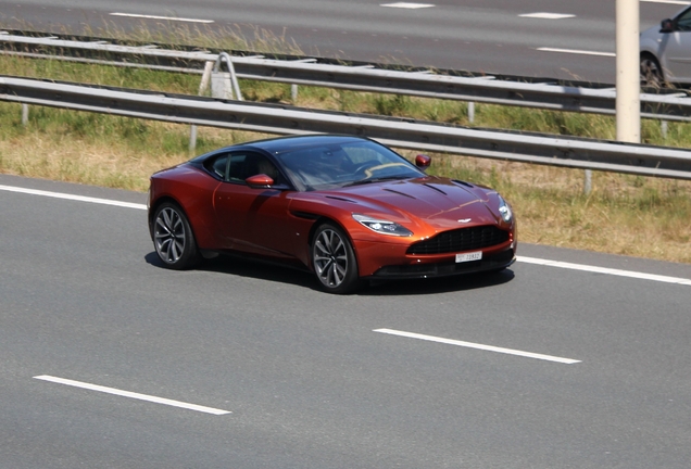 Aston Martin DB11