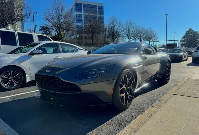 Aston Martin DB11 V8